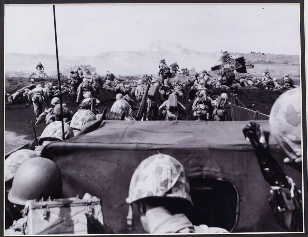 Fourth Wave Divison Marines Begin Attack On Beach Framed 11x14 WWII Photo - Image 2