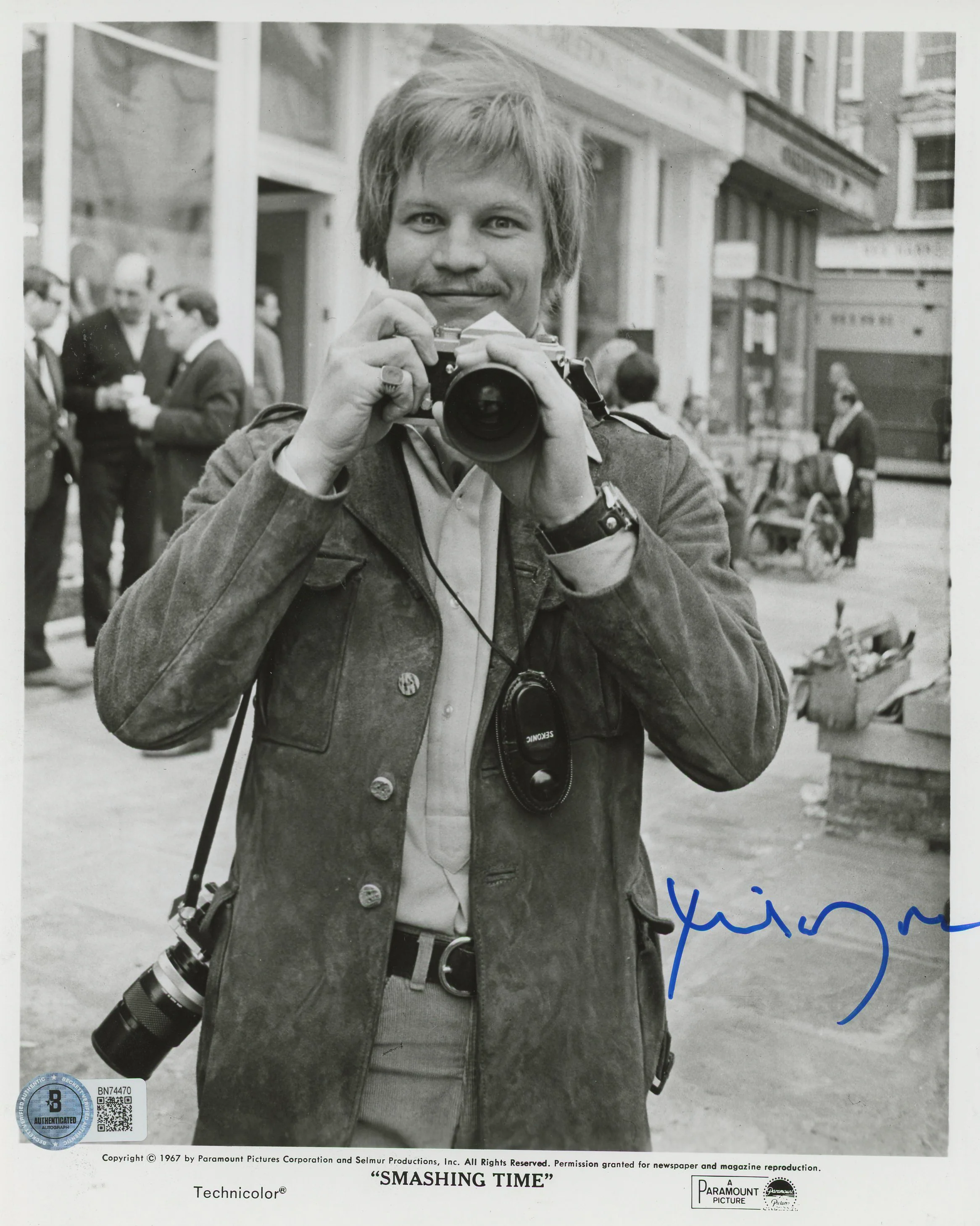 Michael York Smashing Time Authentic Signed 8x10 Photo Autographed BAS #BN74470 - Image 2
